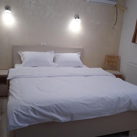 Hotel Marina Srl Bukareszt Zewnętrze zdjęcie