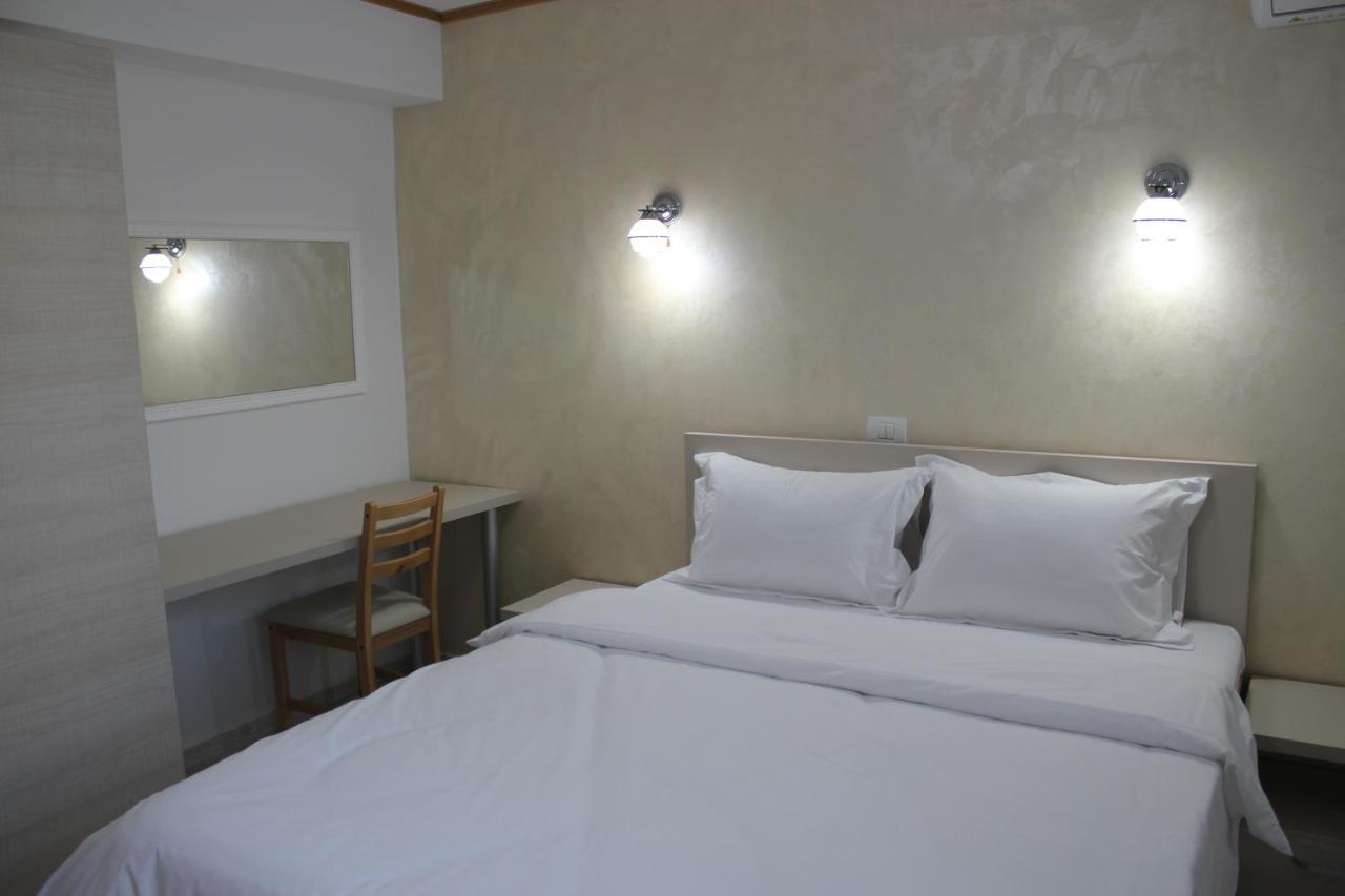 Hotel Marina Srl Bukareszt Zewnętrze zdjęcie