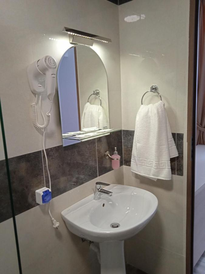 Hotel Marina Srl Bukareszt Zewnętrze zdjęcie