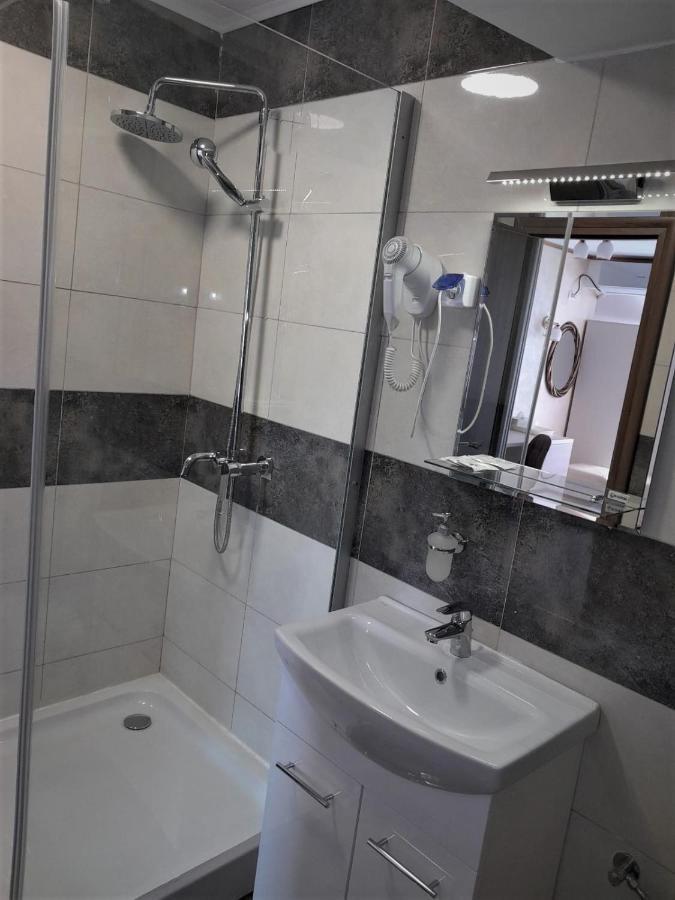 Hotel Marina Srl Bukareszt Zewnętrze zdjęcie
